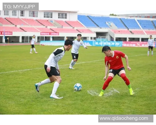 足球明星激烈对抗瞬间集锦全景视频精彩回顾与分析